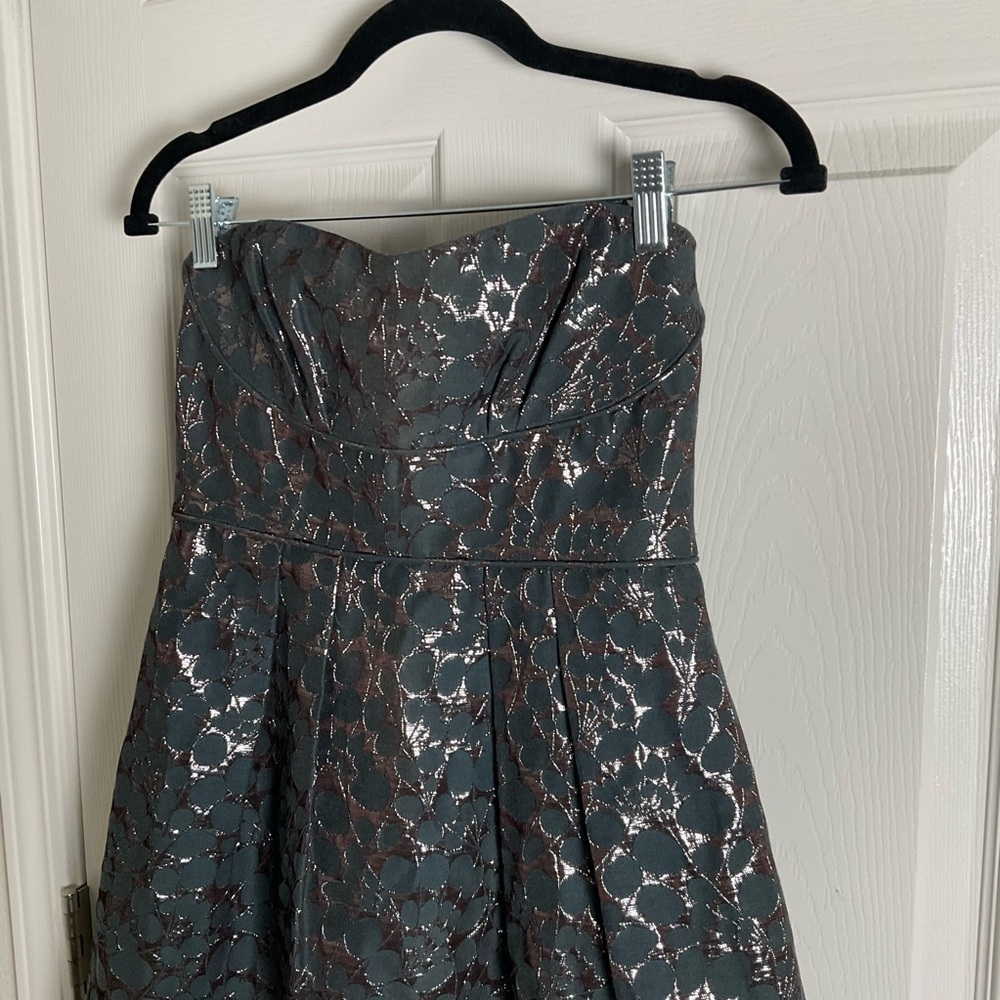 BCBGMaxAzria Metallic Jacquard "Eve" Strapless Dress - NWT size 4 - Picture 4 of 11